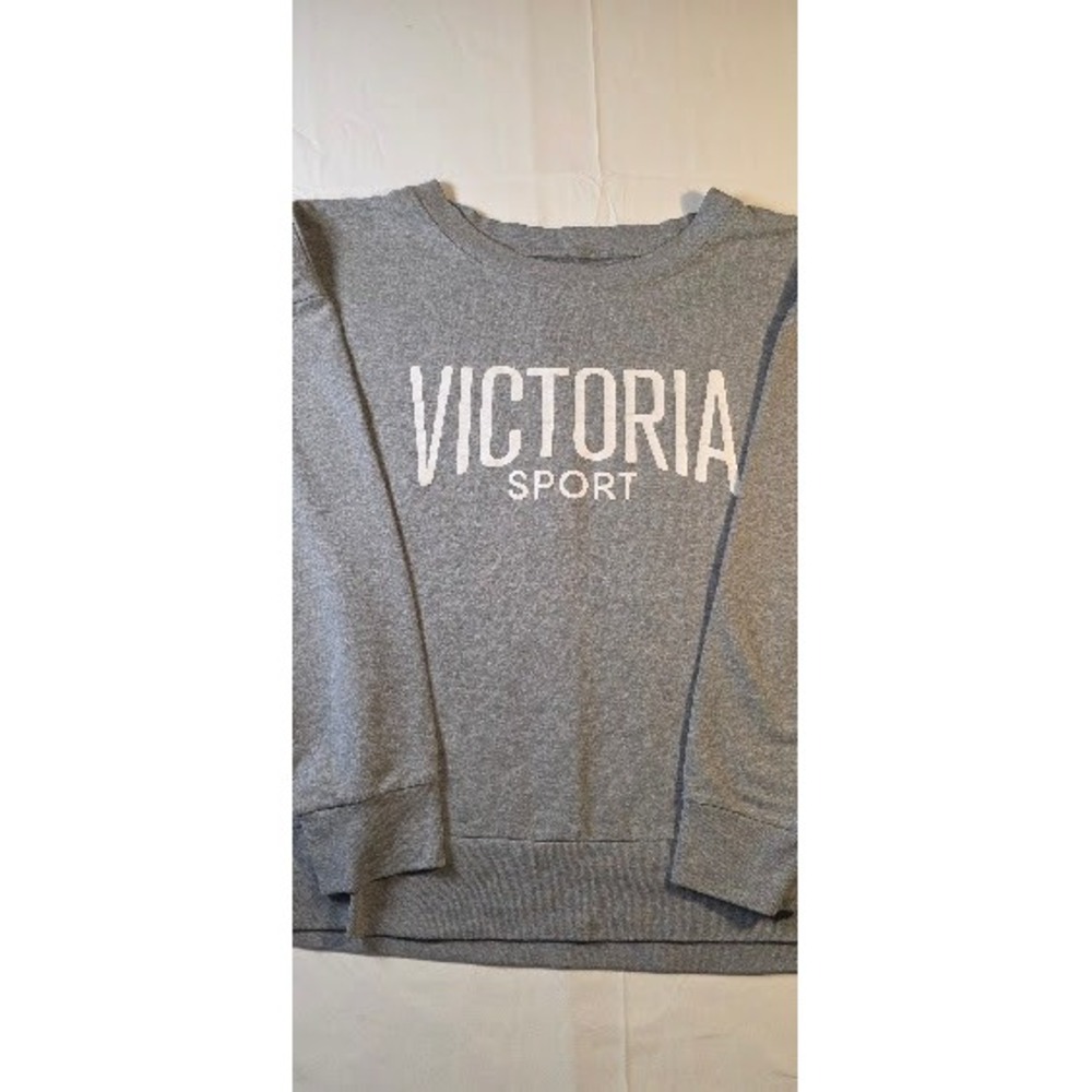 Victoria Sport Womens Gray Graphic Logo Crewneck Sweatshirt Size XL